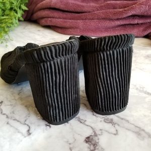 Lulu's Shoes - Lulu's | Black Pleated Knotted Mule Sandals Lulu's Shoes - Lulu's | Black Pleated Knotted Mule Sandals
